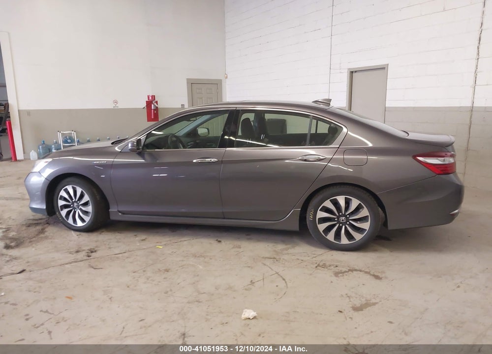 2017 HONDA ACCORD HYBRID TOURING VIN: JHMCR6F78HC016403
