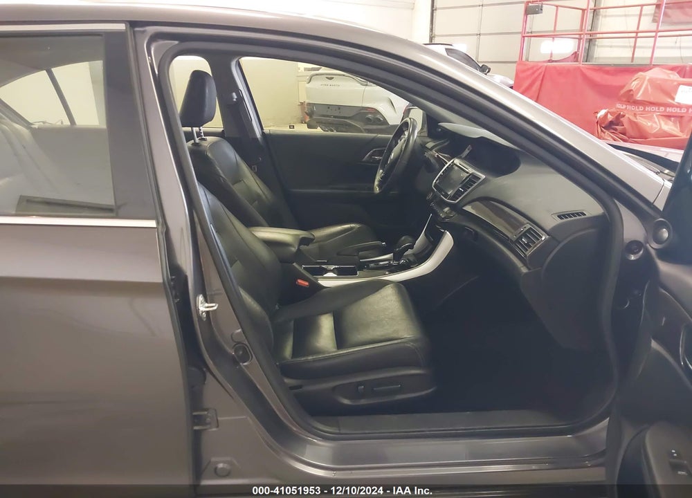 2017 HONDA ACCORD HYBRID TOURING VIN: JHMCR6F78HC016403