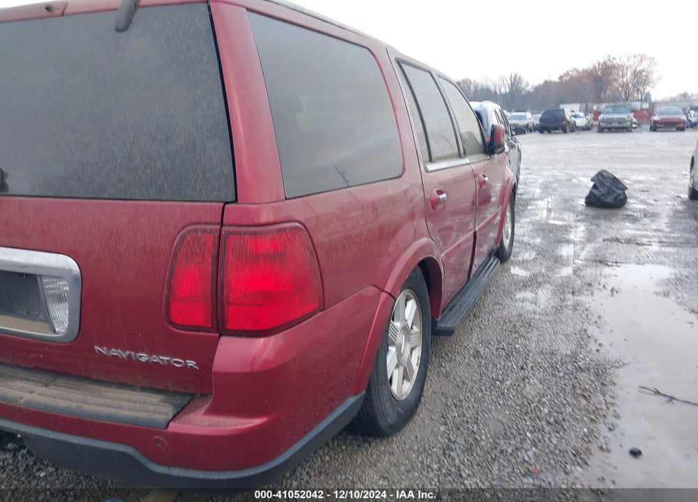 2005 LINCOLN NAVIGATOR VIN: 5LMFU28555LJ06212