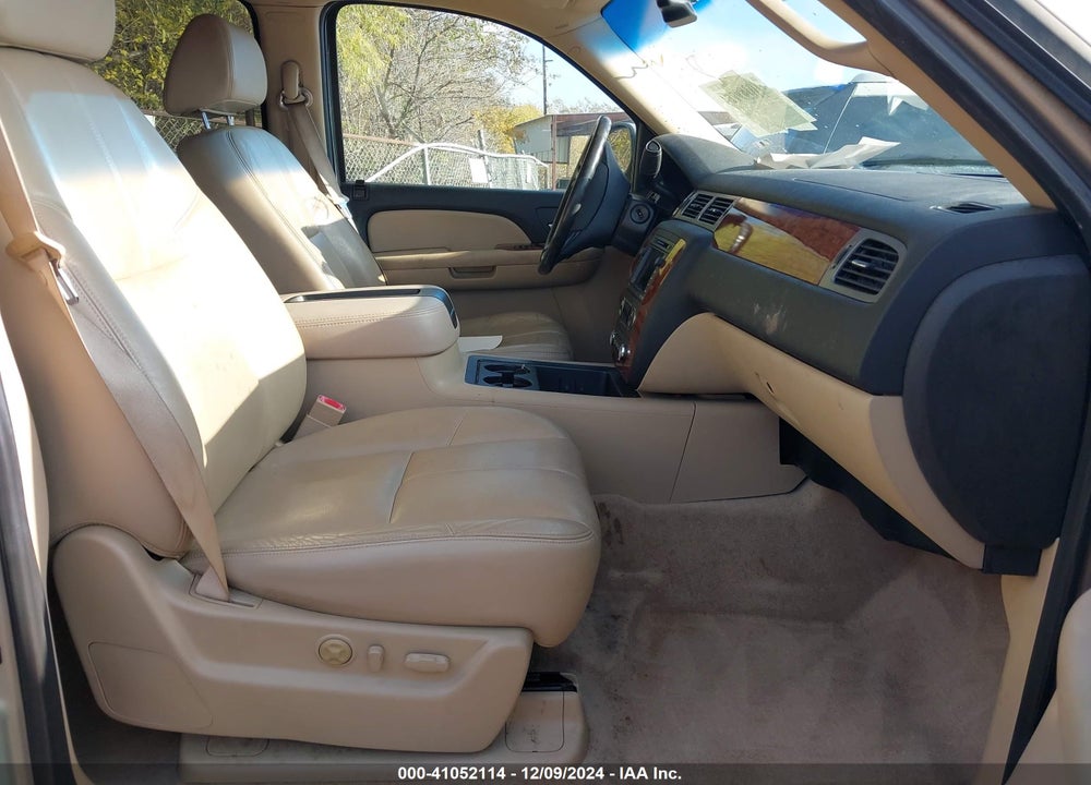 2008 CHEVROLET SUBURBAN 1500 LT VIN: 3GNFK16338G105562