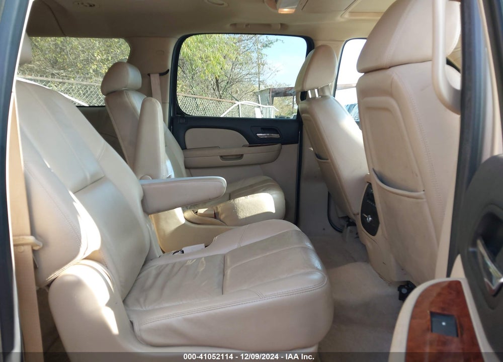 2008 CHEVROLET SUBURBAN 1500 LT VIN: 3GNFK16338G105562