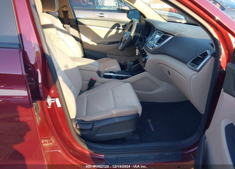 2017 HYUNDAI TUCSON SE VIN: KM8J3CA45HU495715