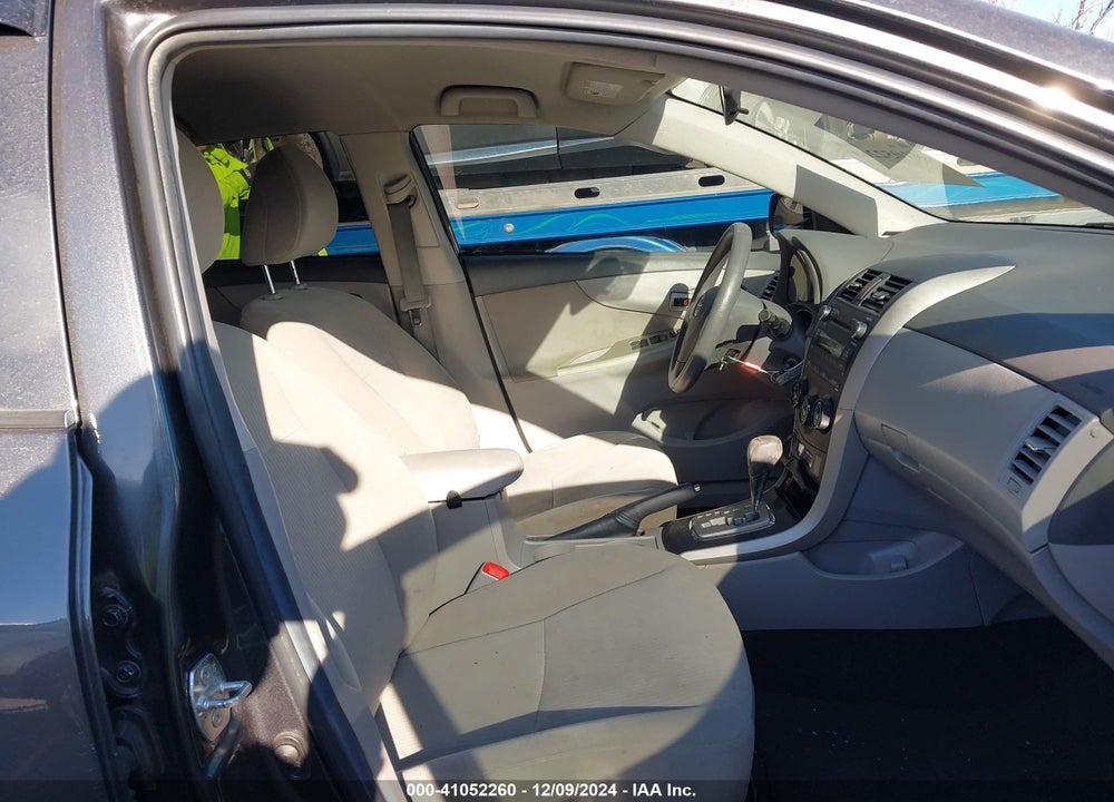 2010 TOYOTA COROLLA LE VIN: 2T1BU4EE8AC468073