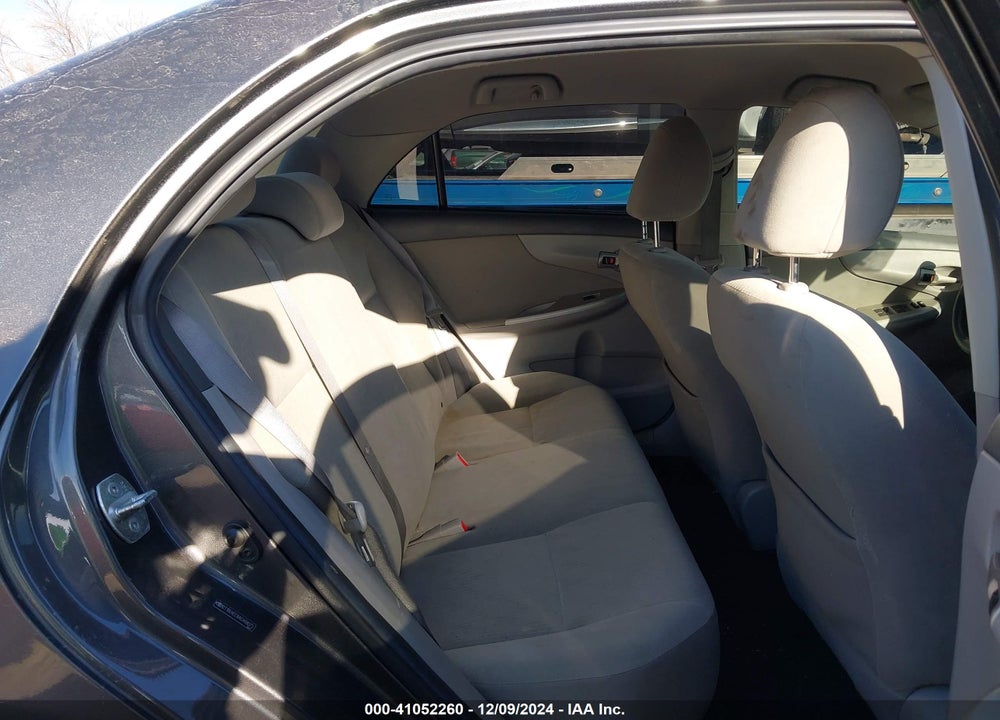 2010 TOYOTA COROLLA LE VIN: 2T1BU4EE8AC468073