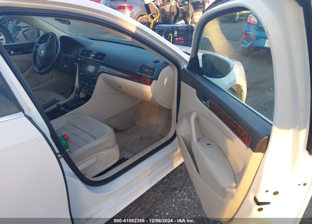 2012 VOLKSWAGEN PASSAT 2.5L SEL VIN: 1VWCH7A38CC069767