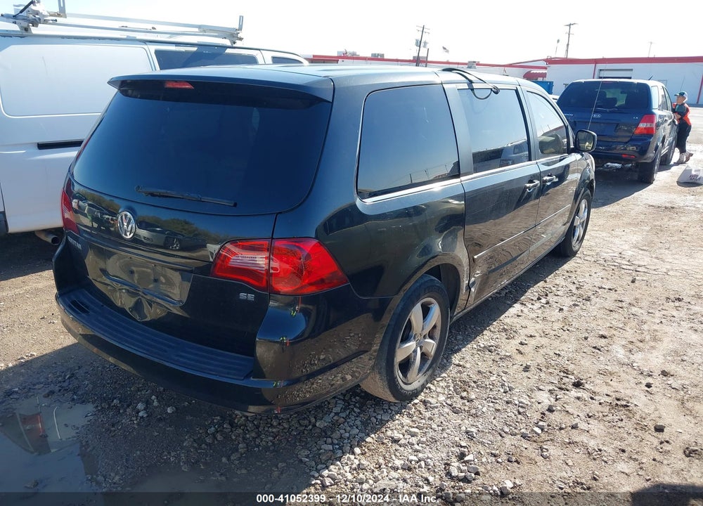 2010 VOLKSWAGEN ROUTAN SE VIN: 2V4RW3D19AR407841