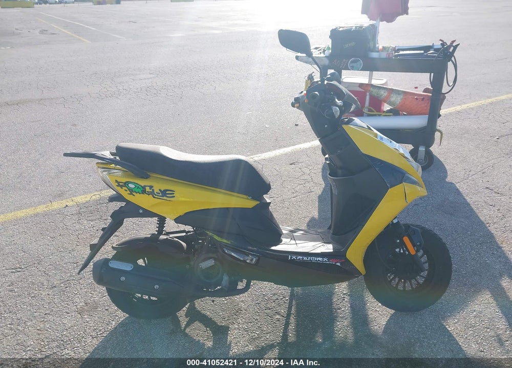 2022 SCOOTER 50CC VIN: H0DTABF17NX010544