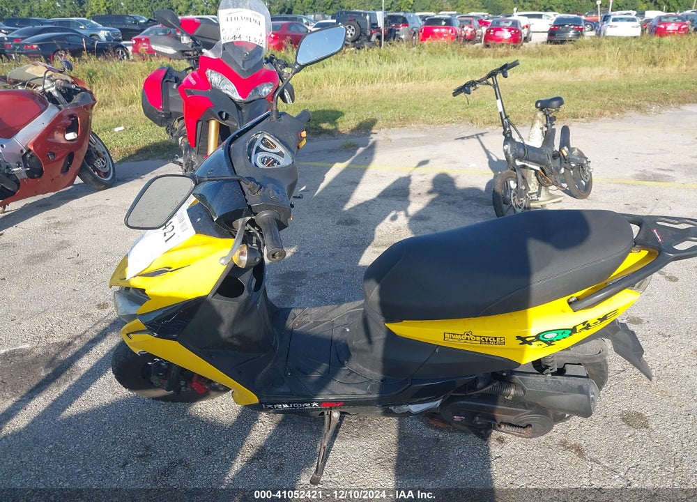 2022 SCOOTER 50CC VIN: H0DTABF17NX010544