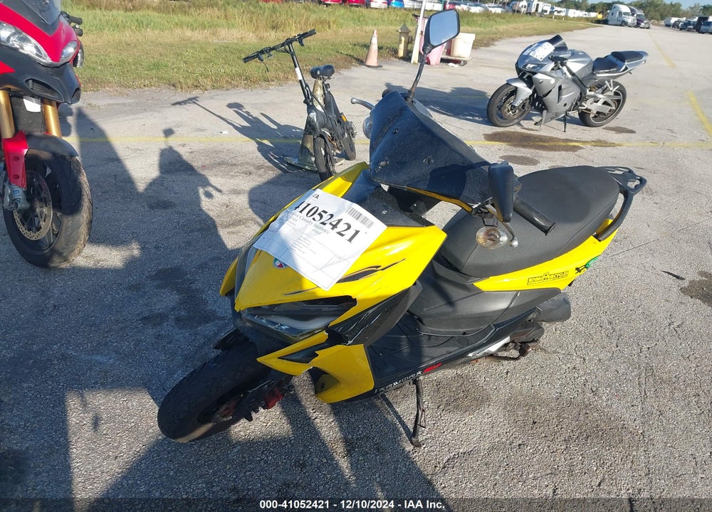 2022 SCOOTER 50CC VIN: H0DTABF17NX010544