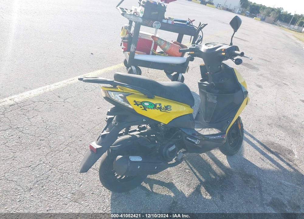 2022 SCOOTER 50CC VIN: H0DTABF17NX010544