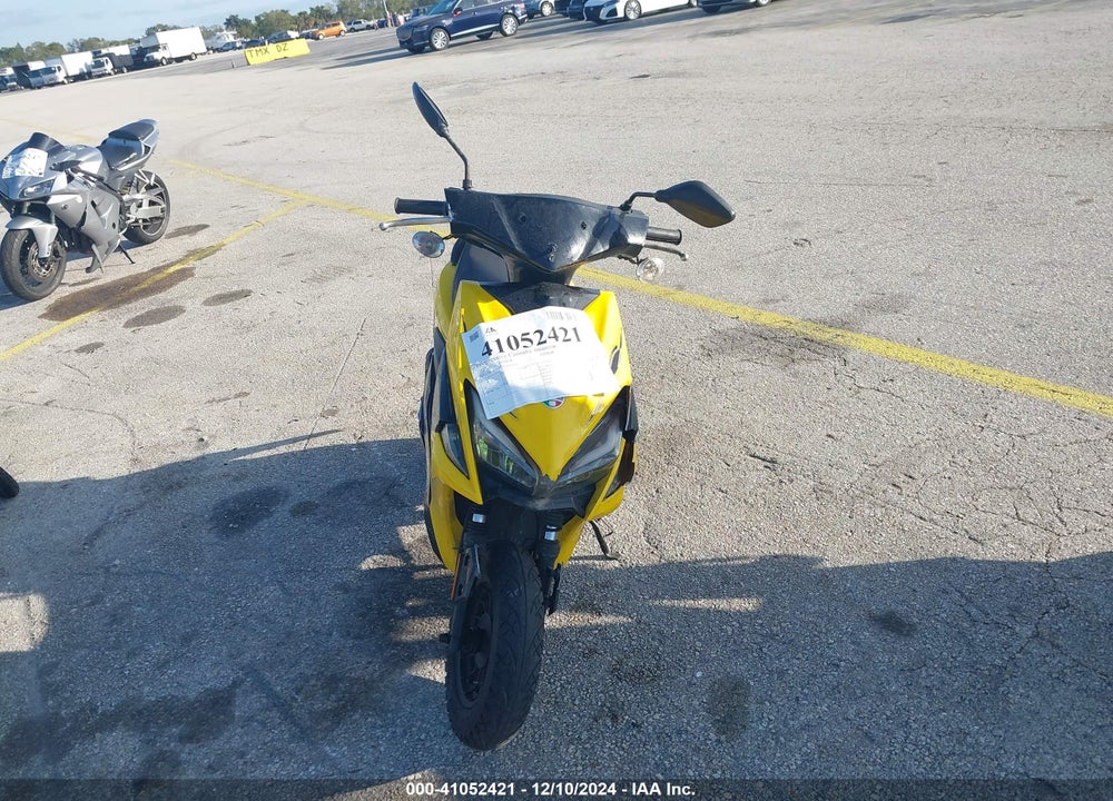 2022 SCOOTER 50CC VIN: H0DTABF17NX010544