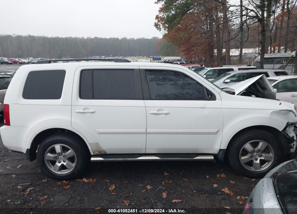 2011 HONDA PILOT EX-L VIN: 5FNYF3H58BB033609