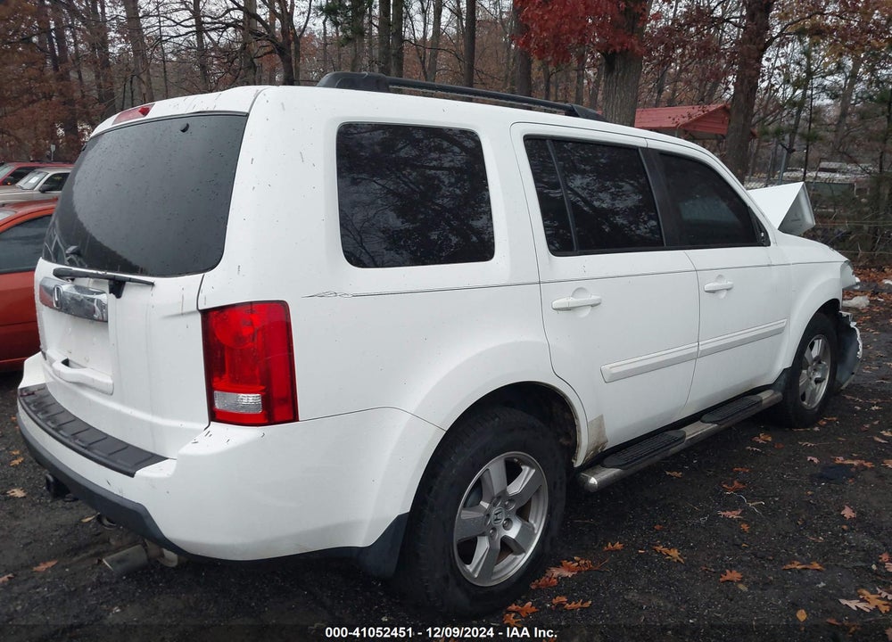 2011 HONDA PILOT EX-L VIN: 5FNYF3H58BB033609