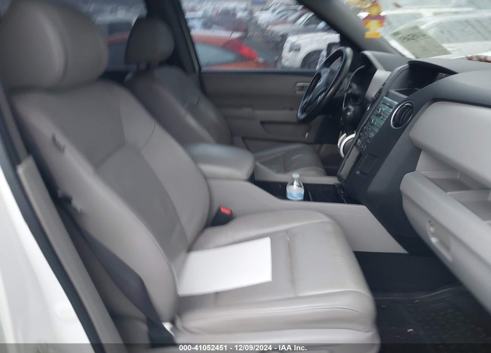 2011 HONDA PILOT EX-L VIN: 5FNYF3H58BB033609