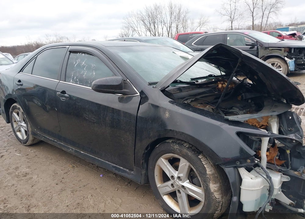 2014 TOYOTA CAMRY SE VIN: 4T1BF1FK2EU780696