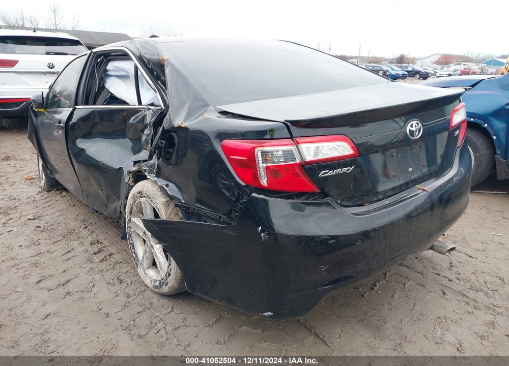 2014 TOYOTA CAMRY SE VIN: 4T1BF1FK2EU780696
