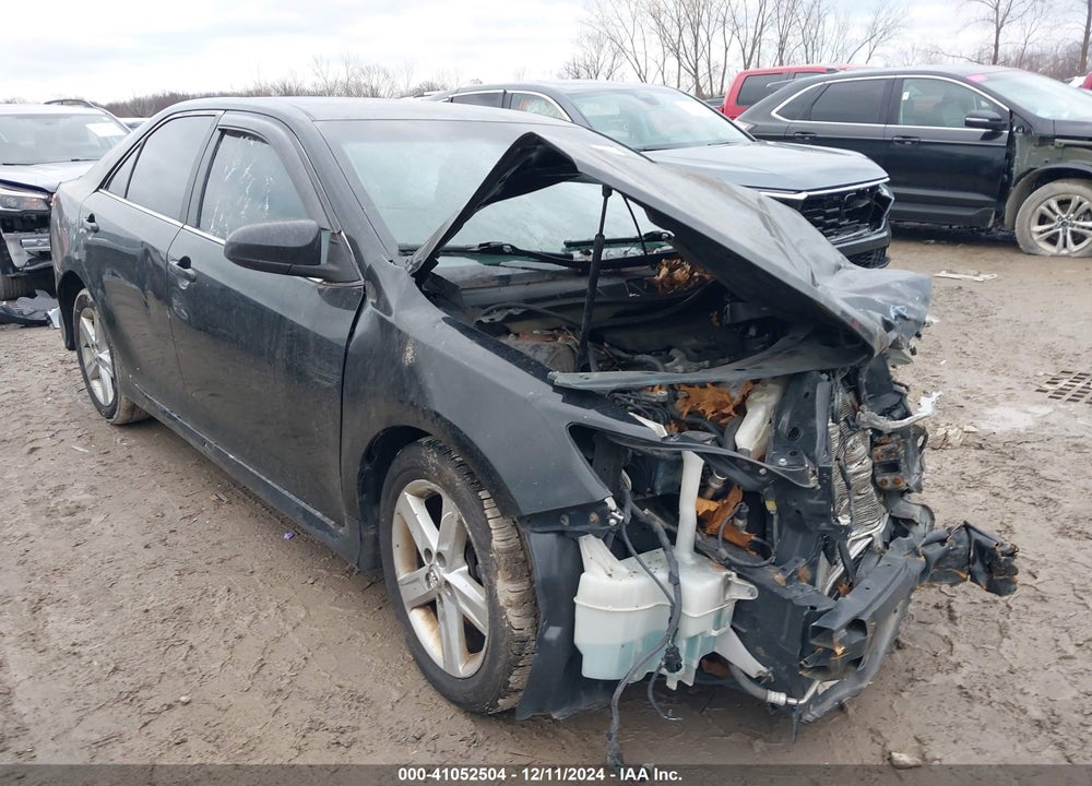 2014 TOYOTA CAMRY SE VIN: 4T1BF1FK2EU780696