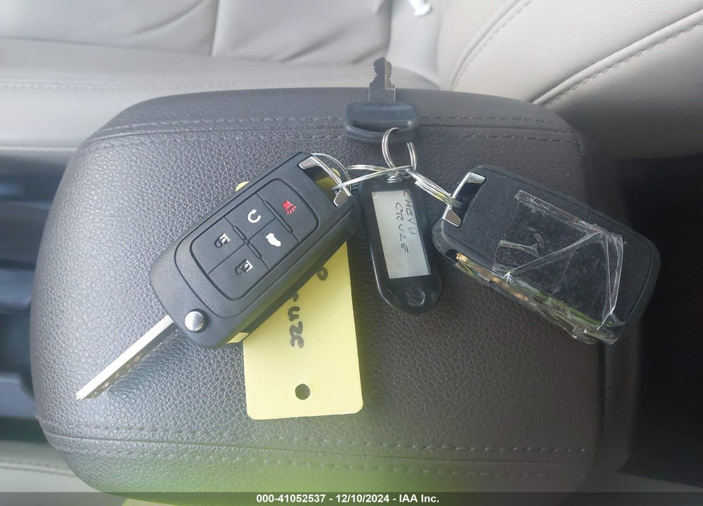 2014 CHEVROLET CRUZE DIESEL VIN: 1G1P75SZ3E7270138