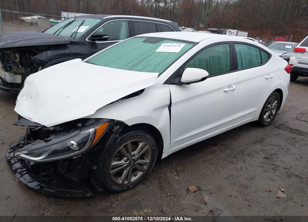 2018 HYUNDAI ELANTRA VIN: 5NPD84LF9JH255624
