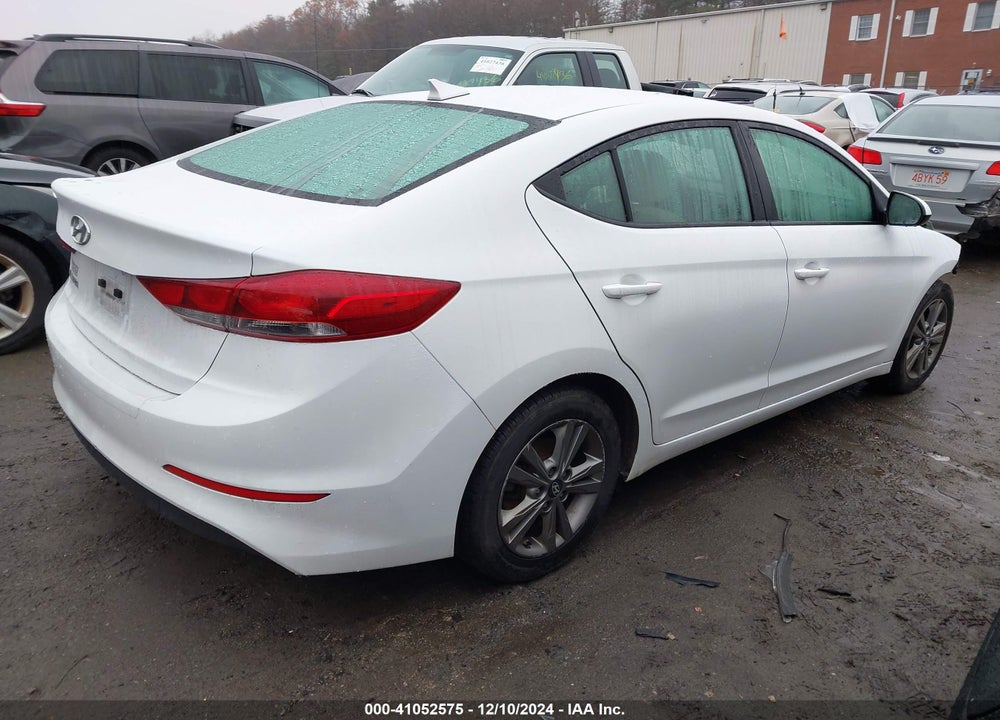 2018 HYUNDAI ELANTRA VIN: 5NPD84LF9JH255624