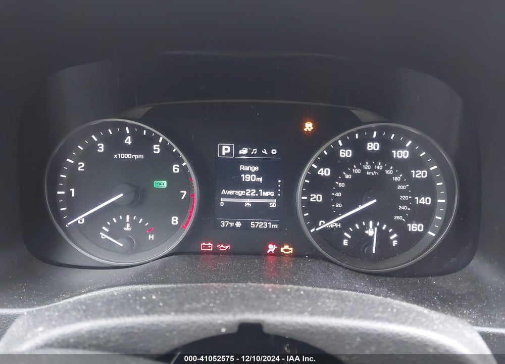 2018 HYUNDAI ELANTRA VIN: 5NPD84LF9JH255624