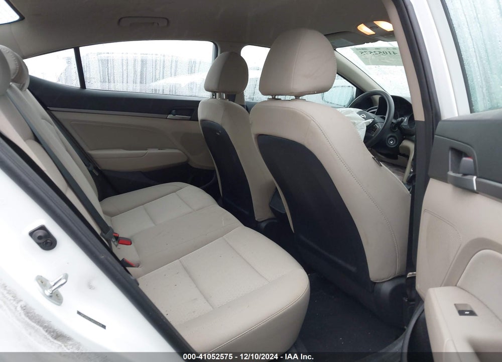 2018 HYUNDAI ELANTRA VIN: 5NPD84LF9JH255624