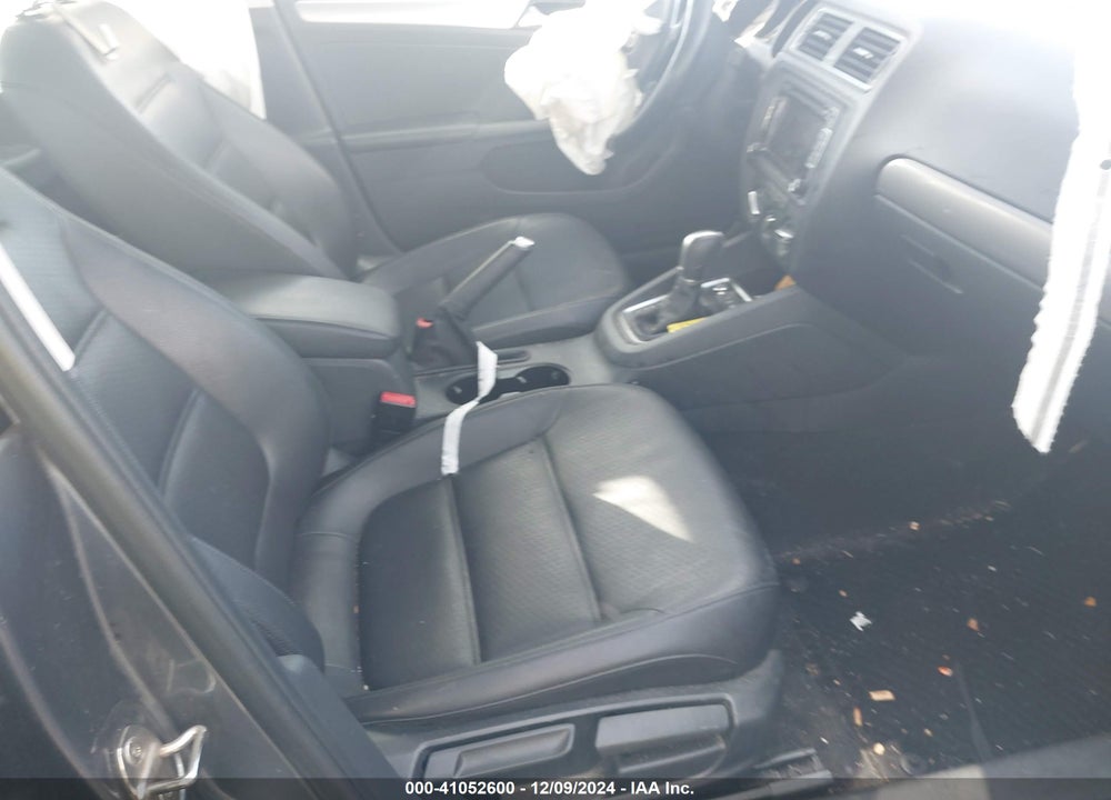 2015 VOLKSWAGEN JETTA 1.8T SE VIN: 3VWD07AJ9FM284040