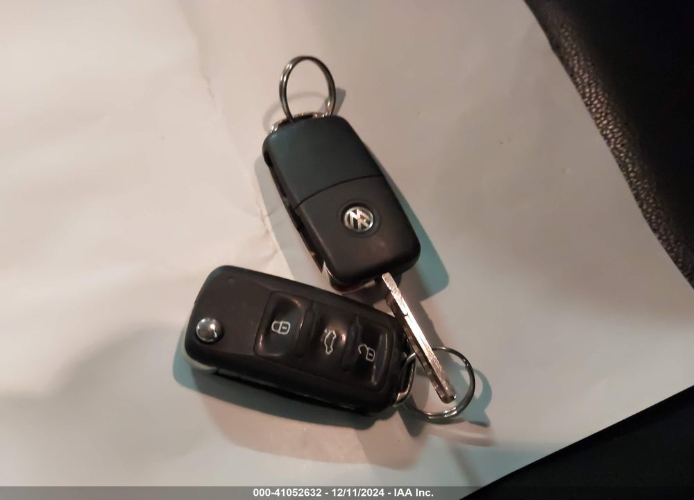 2011 VOLKSWAGEN JETTA SPORTWAGEN 2.0L TDI VIN: 3VWPL7AJ0BM633827