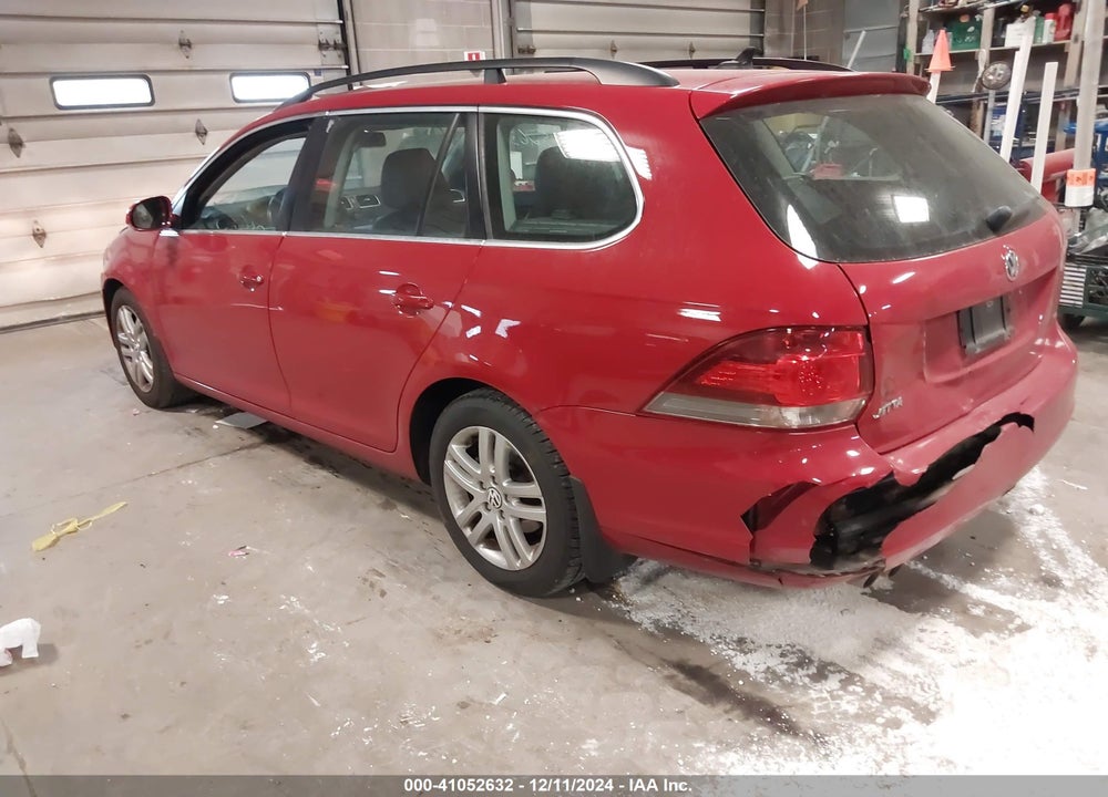 2011 VOLKSWAGEN JETTA SPORTWAGEN 2.0L TDI VIN: 3VWPL7AJ0BM633827