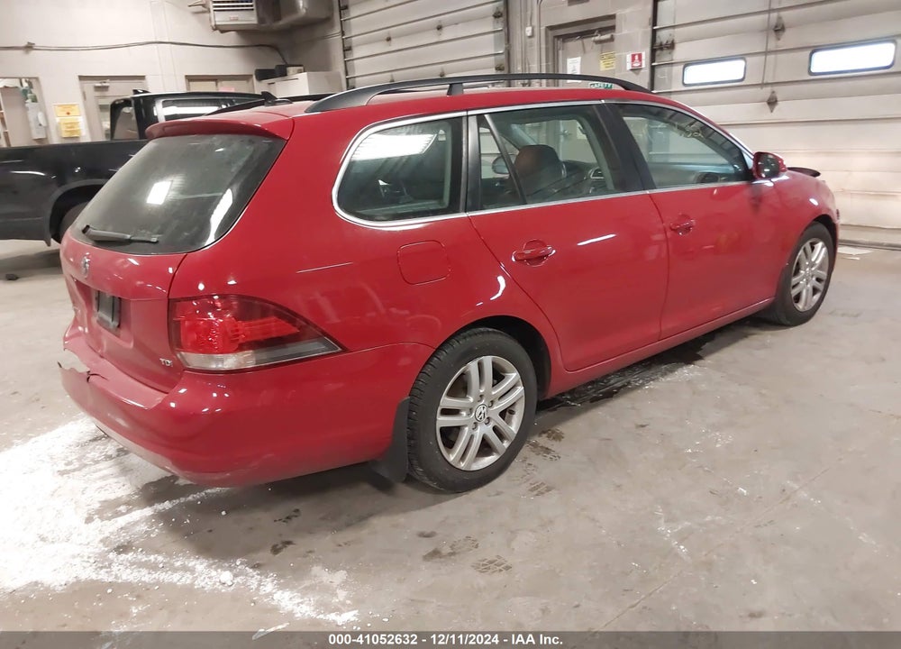 2011 VOLKSWAGEN JETTA SPORTWAGEN 2.0L TDI VIN: 3VWPL7AJ0BM633827