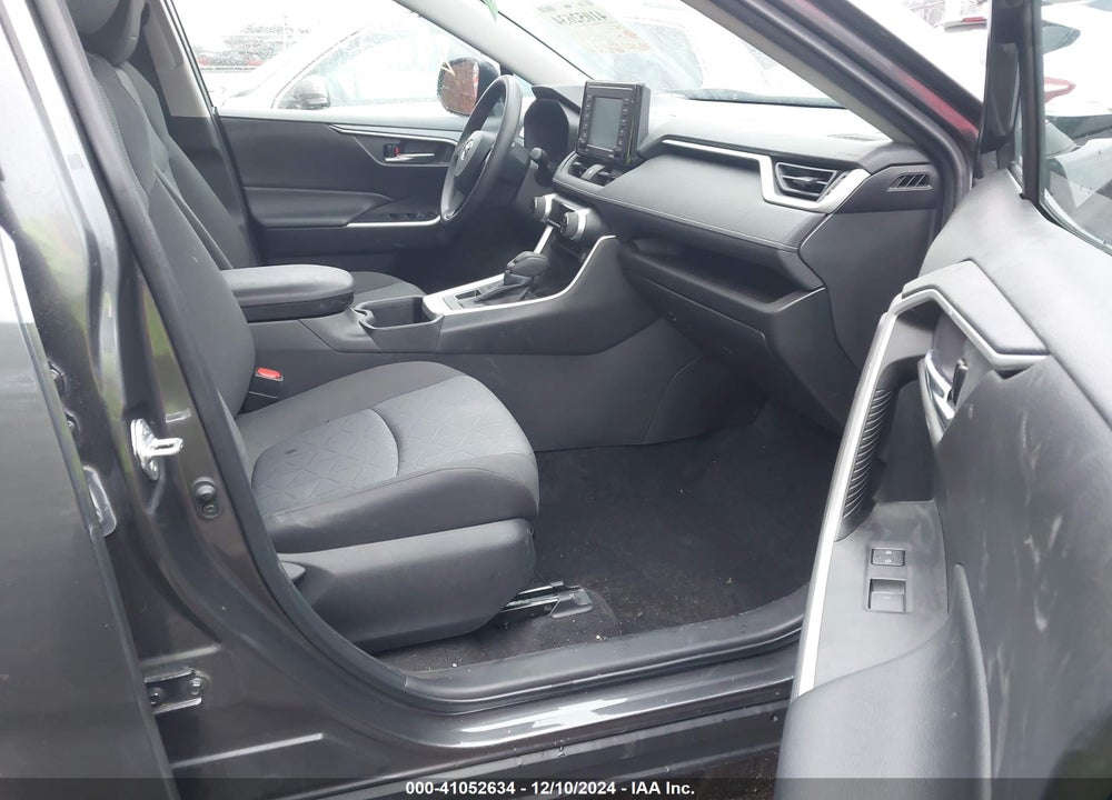 2022 TOYOTA RAV4 XLE VIN: 2T3P1RFV3NC258567