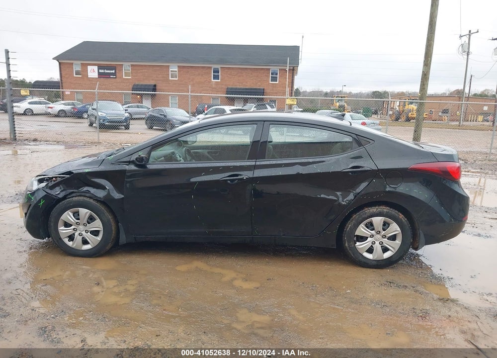 2016 HYUNDAI ELANTRA VIN: 5NPDH4AE9GH669053