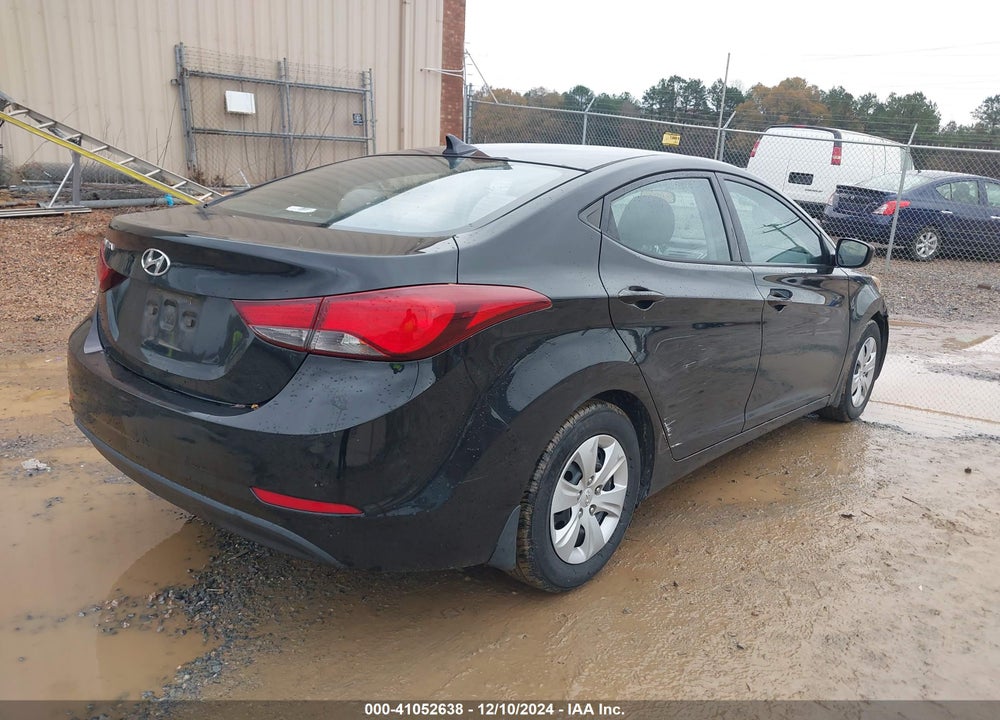 2016 HYUNDAI ELANTRA VIN: 5NPDH4AE9GH669053
