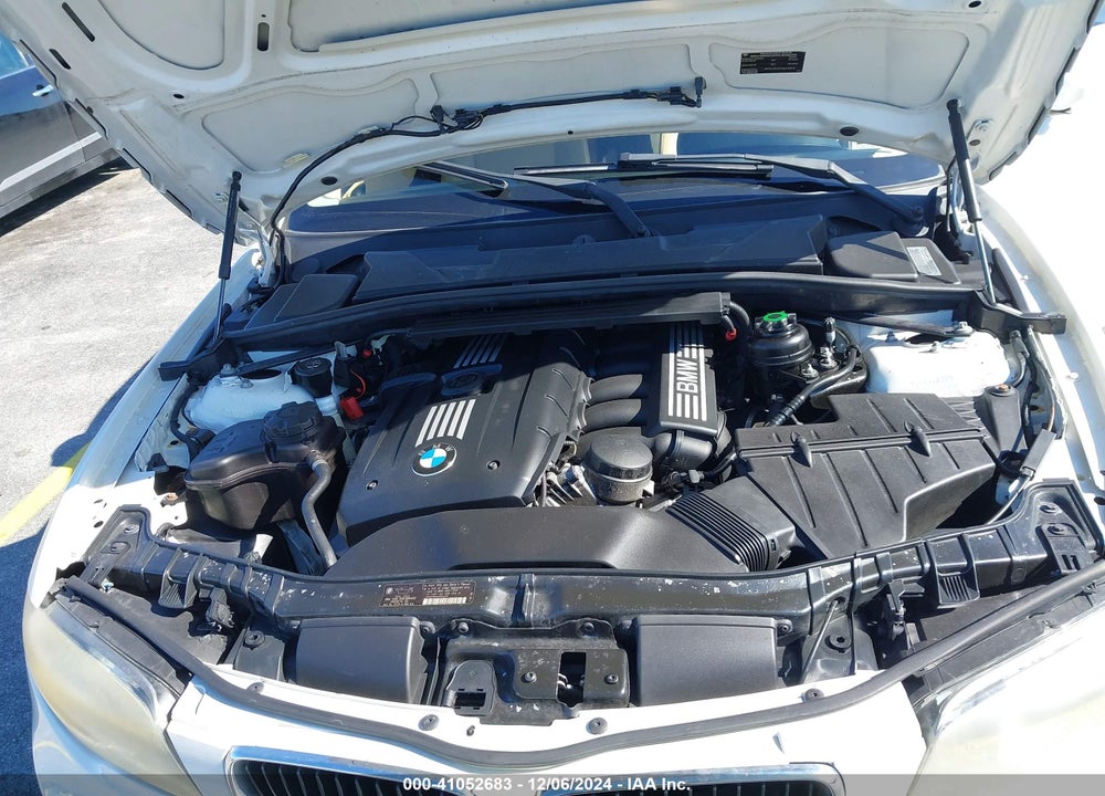 2009 BMW 128I VIN: WBAUP73589VK76551