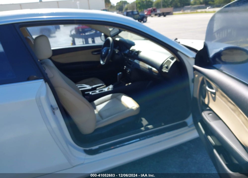 2009 BMW 128I VIN: WBAUP73589VK76551