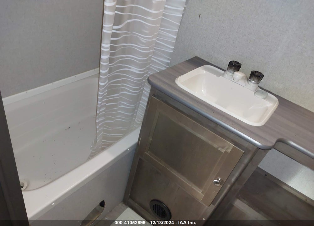 2018 COLEMAN OTHER VIN: 4YDT29529JH937502