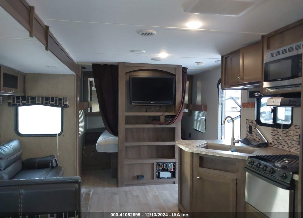 2018 COLEMAN OTHER VIN: 4YDT29529JH937502