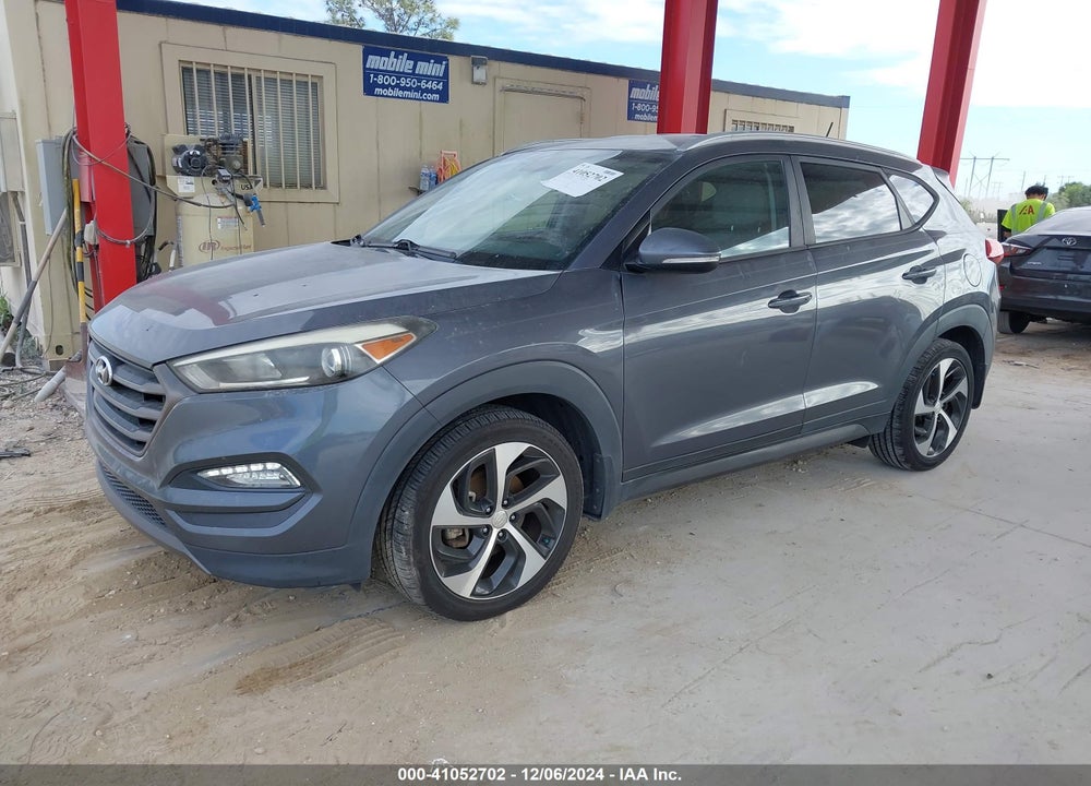 2016 HYUNDAI TUCSON SPORT VIN: KM8J33A28GU208977