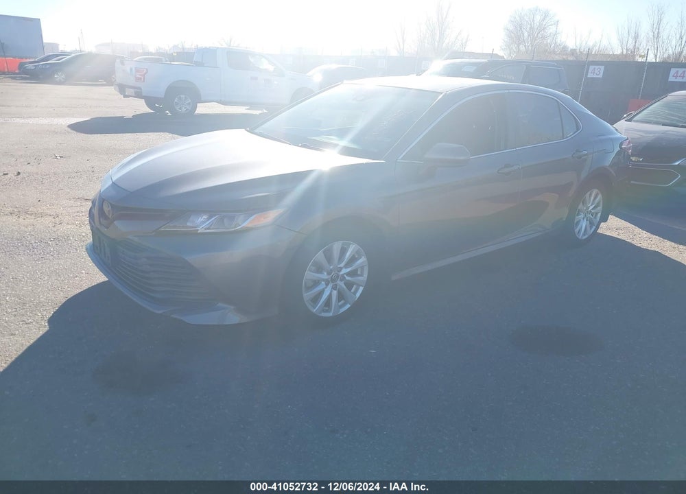 2018 TOYOTA CAMRY LE VIN: 4T1B11HK2JU153146