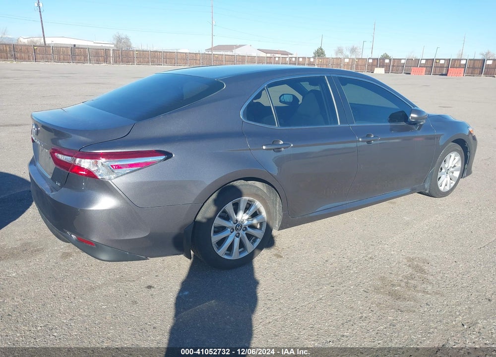 2018 TOYOTA CAMRY LE VIN: 4T1B11HK2JU153146