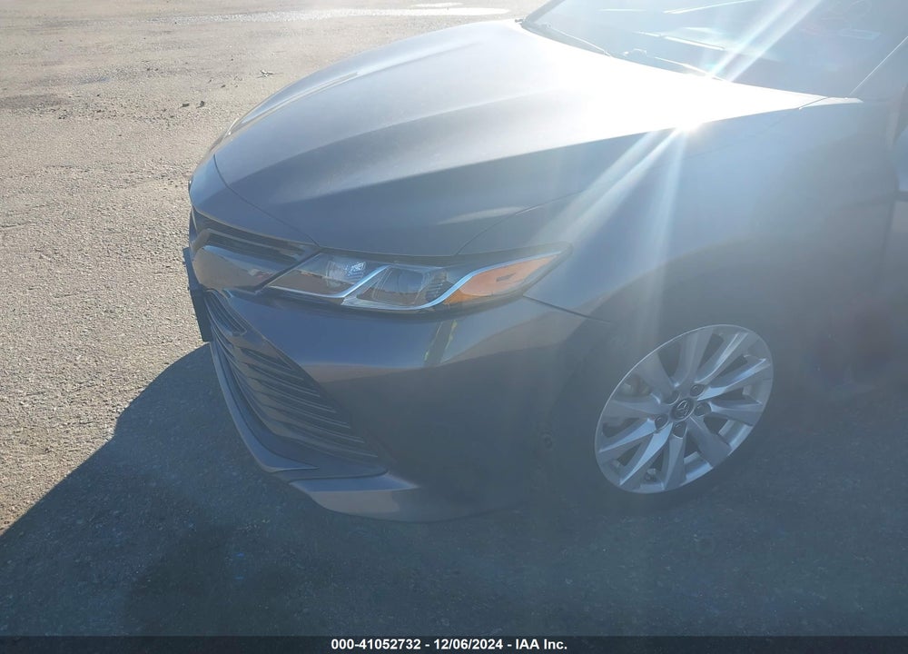 2018 TOYOTA CAMRY LE VIN: 4T1B11HK2JU153146
