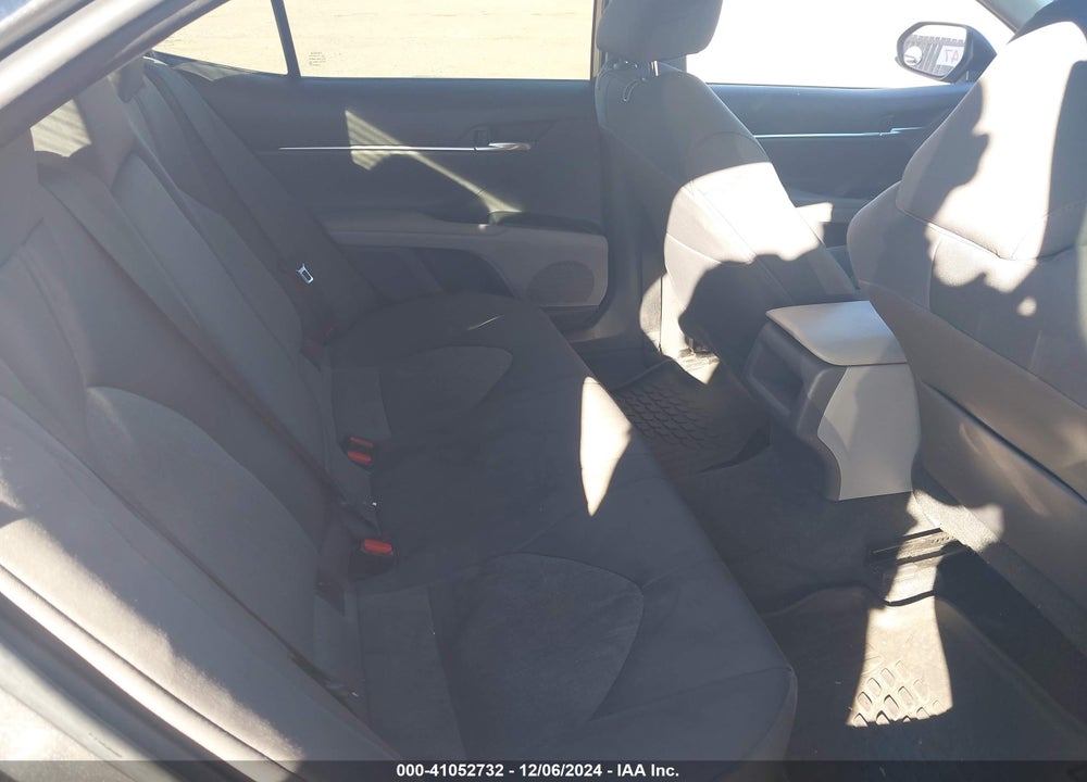 2018 TOYOTA CAMRY LE VIN: 4T1B11HK2JU153146
