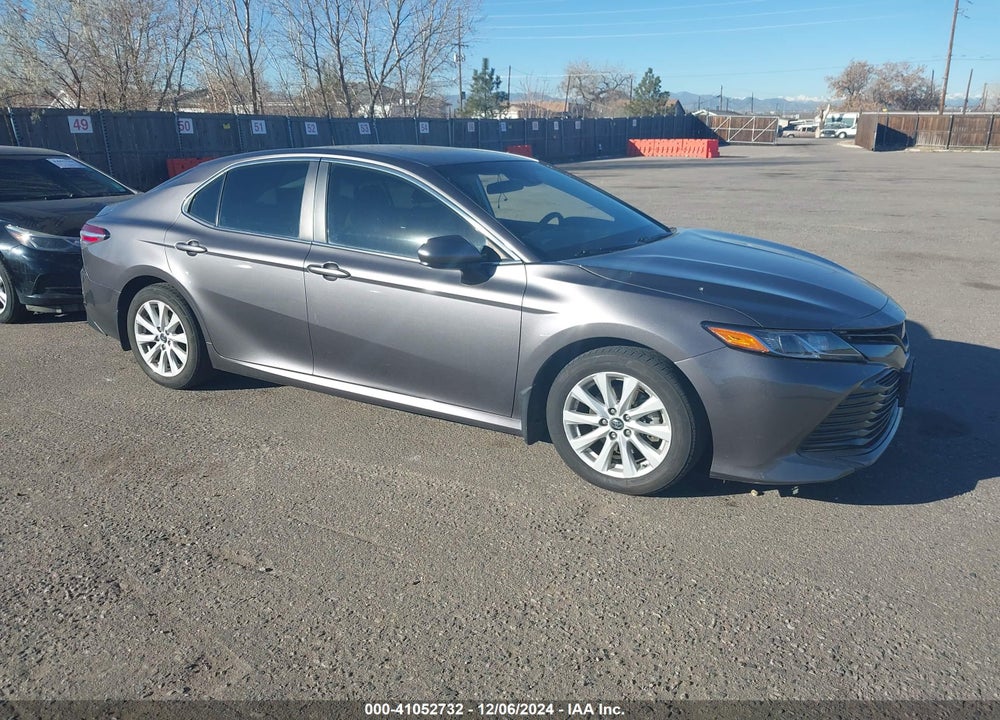 2018 TOYOTA CAMRY LE VIN: 4T1B11HK2JU153146