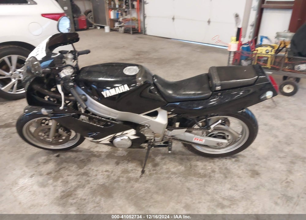 1998 YAMAHA FZR600 R VIN: JYA3HHE00WA105794