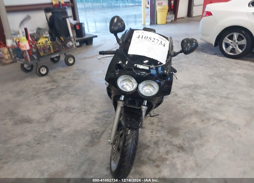 1998 YAMAHA FZR600 R VIN: JYA3HHE00WA105794