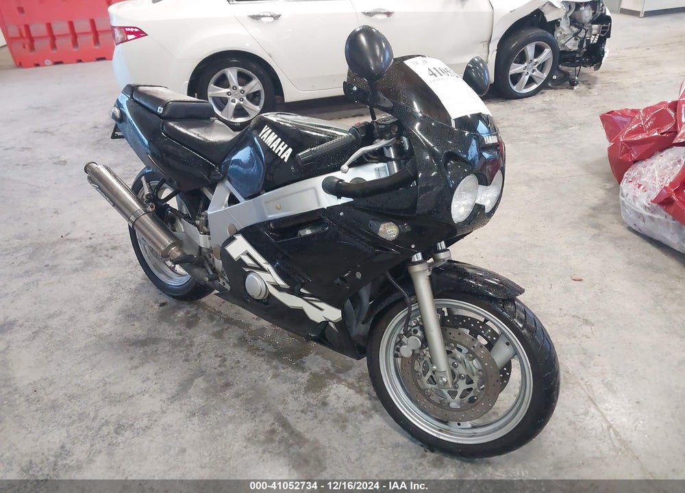 1998 YAMAHA FZR600 R VIN: JYA3HHE00WA105794