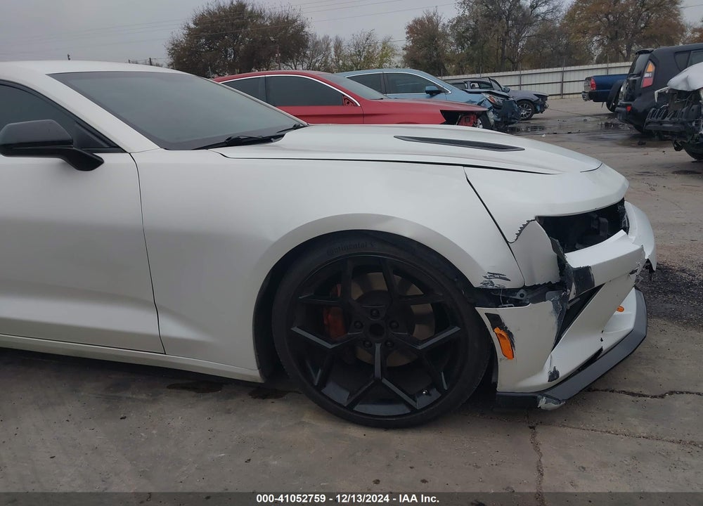 2017 CHEVROLET CAMARO VIN: 1G1FH1R75H0108093