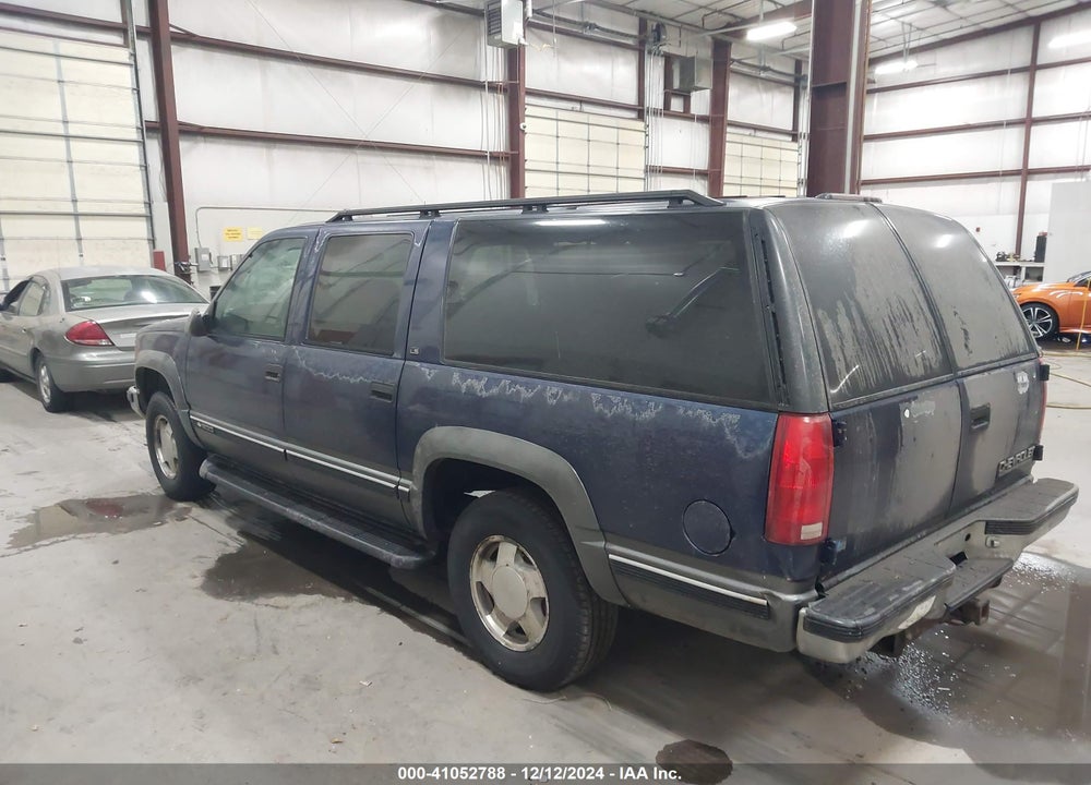 1999 CHEVROLET SUBURBAN 1500 LT VIN: 1GNFK16R3XJ439317
