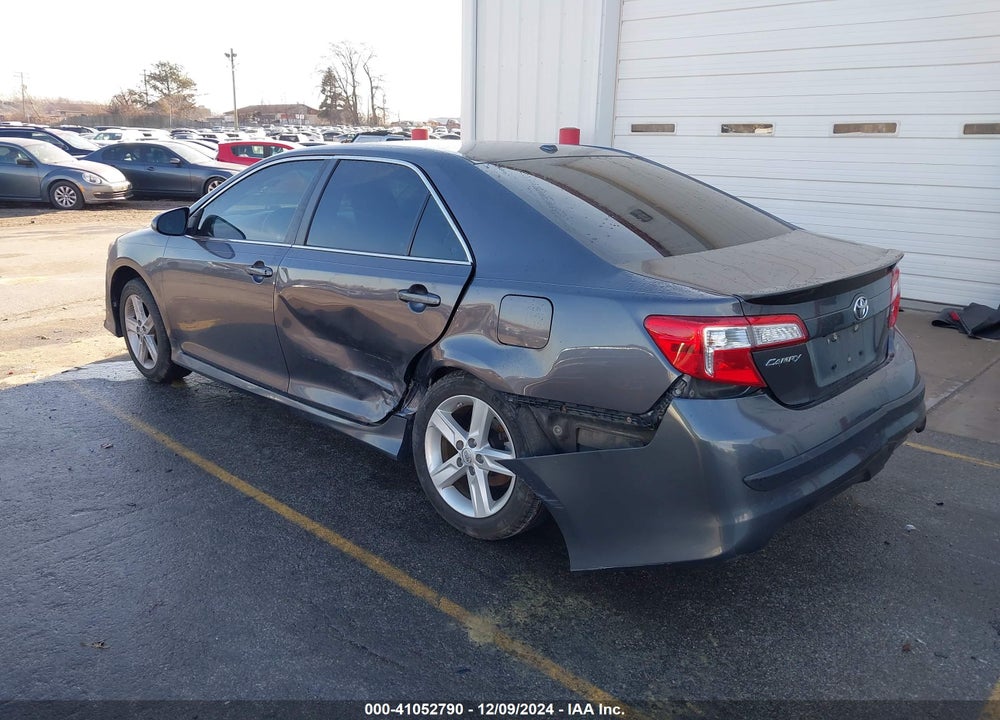 2014 TOYOTA CAMRY SE VIN: 4T1BF1FK4EU387573