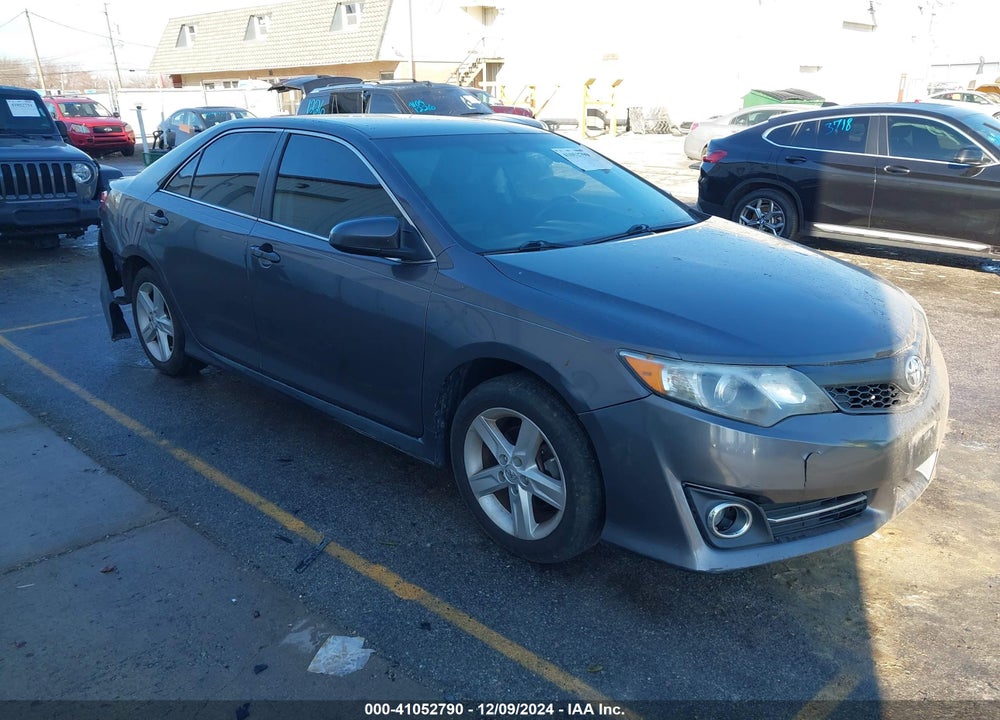 2014 TOYOTA CAMRY SE VIN: 4T1BF1FK4EU387573